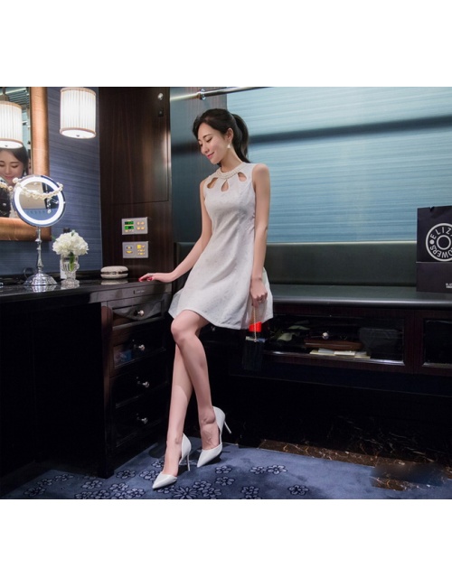 Đầm Ren Ngọc Trai Cổ Giọt Sương - 2054