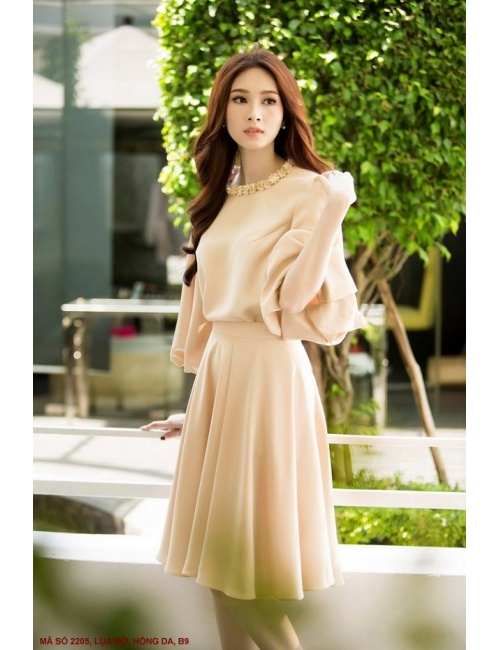 Bộ Áo Tay Và Váy Có Cổ Đính Hoa _2205