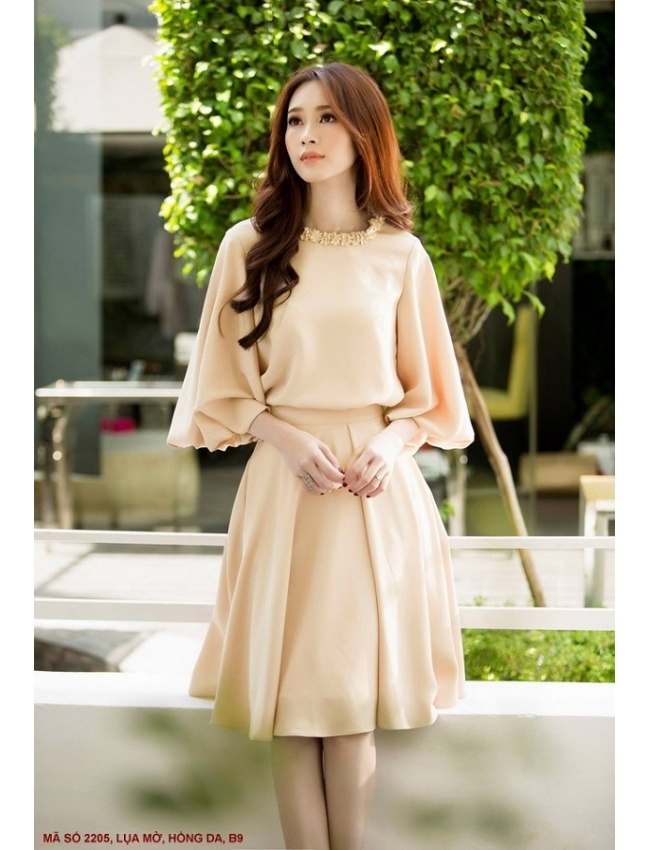 Bộ Áo Tay Và Váy Có Cổ Đính Hoa _2205