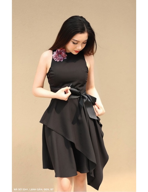 Đầm Lai Nhọn Đính Hoa Vai - 2241
