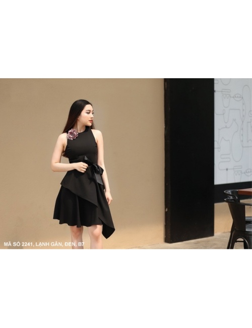 Đầm Lai Nhọn Đính Hoa Vai - 2241