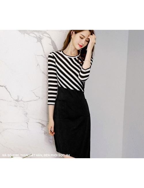 Đầm Đen Phối Sọc Trắng Đen Tay Lở 2 Túi Lai Xéo - 2288
