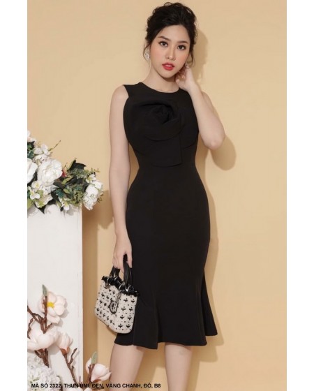 ĐẦM ĐÍNH HOA HỒNG LỚN TRƯỚC NGỰC - 2322