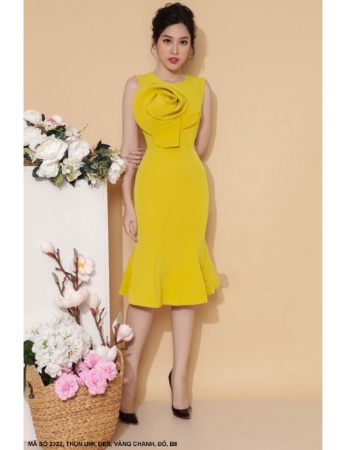 ĐẦM ĐÍNH HOA HỒNG LỚN TRƯỚC NGỰC - 2322