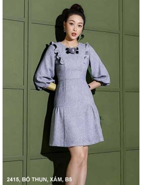 Đầm Suông Tay Lở Đính Hoa Hồng Trước Ngực - 2415