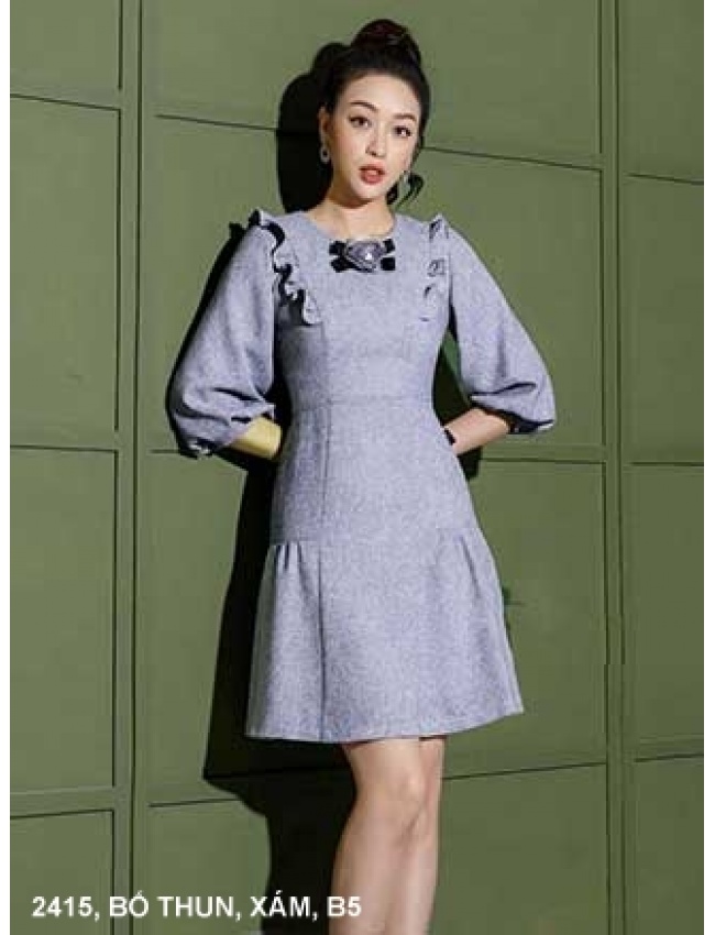 Đầm Suông Tay Lở Đính Hoa Hồng Trước Ngực - 2415
