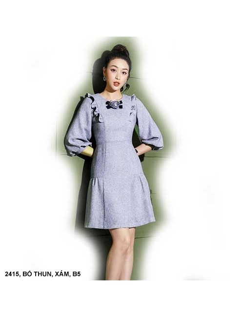 Đầm Suông Tay Lở Đính Hoa Hồng Trước Ngực - 2415