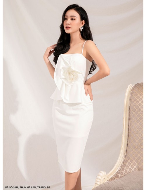 Đầm Ôm 2 Dây Lai Áo Xòe Đính Hoa Hồng Lớn Toàn Thân Trước - 2418