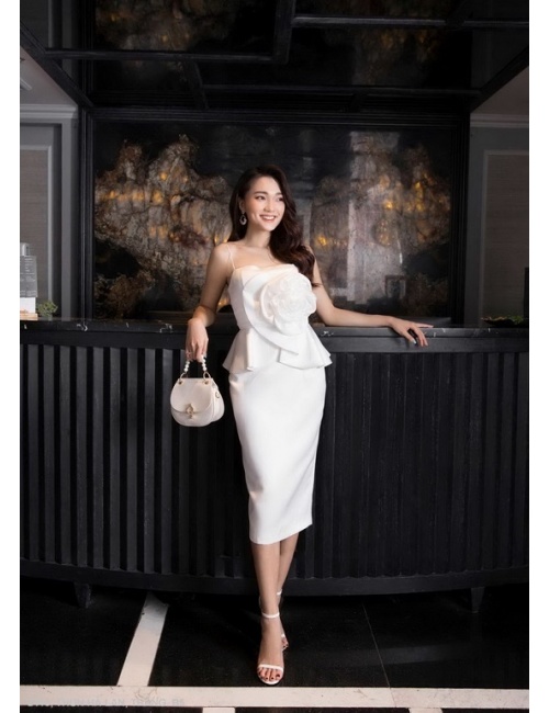 Đầm Ôm 2 Dây Lai Áo Xòe Đính Hoa Hồng Lớn Toàn Thân Trước - 2418