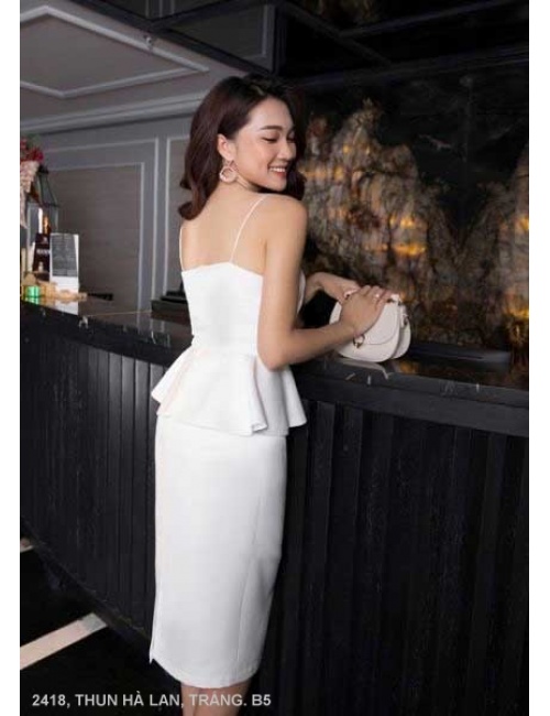 Đầm Ôm 2 Dây Lai Áo Xòe Đính Hoa Hồng Lớn Toàn Thân Trước - 2418