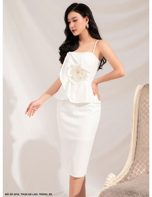Đầm Ôm 2 Dây Lai Áo Xòe Đính Hoa Hồng Lớn Toàn Thân Trước - 2418