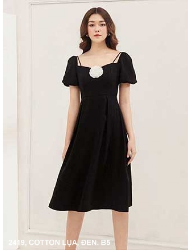 Đầm Xòe Tay Ngắn Cổ Vuông Đính Hoa Giữa Ngực - 2419