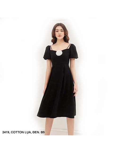 Đầm Xòe Tay Ngắn Cổ Vuông Đính Hoa Giữa Ngực - 2419