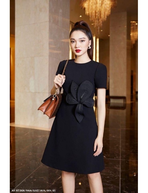 Đầm Tay Ngắn Eo Đính Bông Lớn May Chỉ Nổi Sang Trọng - 2428