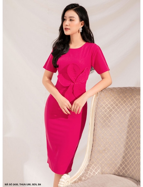 Đầm Ôm Đính Hoa Sen Bên Eo - 2430