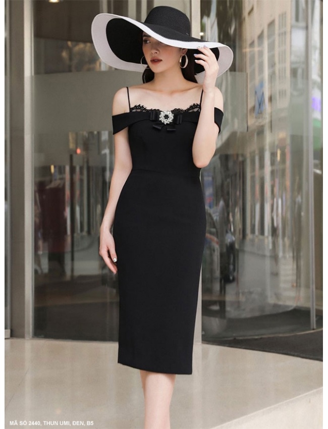 Đầm Ôm 2 Dây Vai Đỗ Sang Trọng - 2440