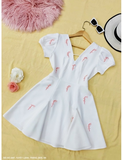 ĐẦM HOA XÒE CỔ TIM TAY PHỒNG XINH XẮN - 2447