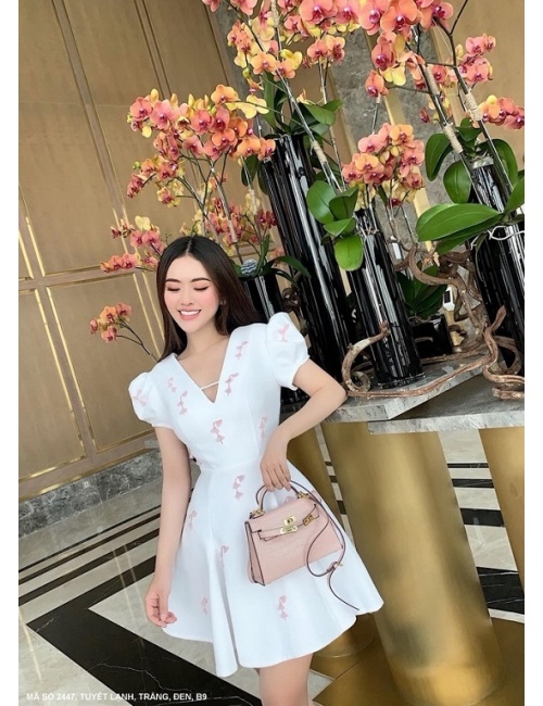 ĐẦM HOA XÒE CỔ TIM TAY PHỒNG XINH XẮN - 2447
