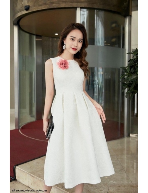 Đầm Xòe Sát Nách Đính Hoa Hồng Trên Ngực - 2449