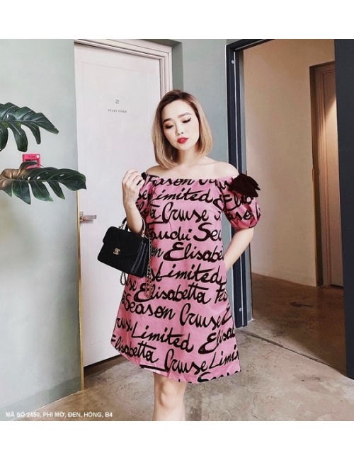 ĐẦM TAY NGẮN RỚT VAI IN CHỮ CÁ TÍNH - 2450