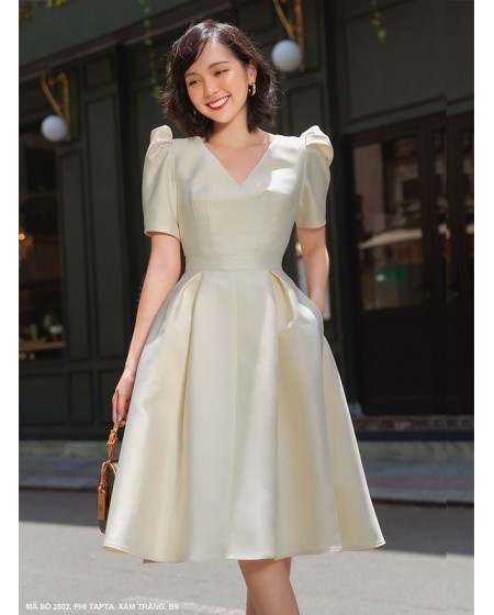 Đầm Xòe Cổ Tim Tay Phồng - 2502