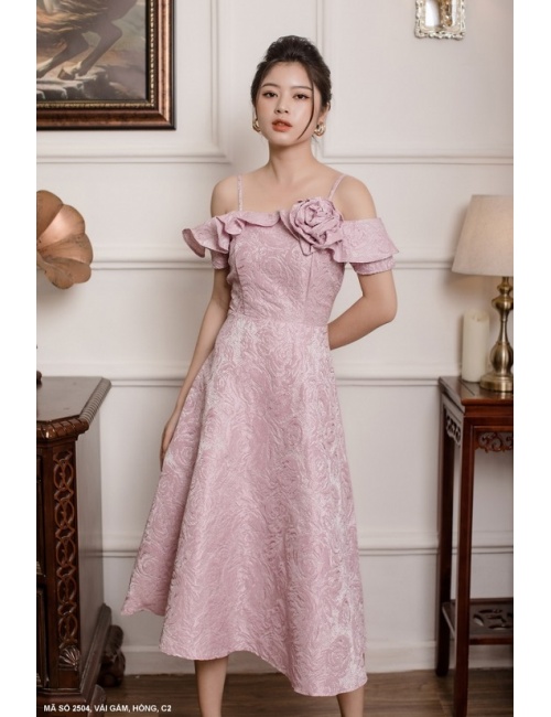 Đầm Xòe 2 Dây Rớt Vai Đính Hoa Hồng Trước Ngực - 2504