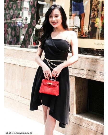 Đầm Vai Dây Chuyền Eo Đính Dây Chuyền Vàng - 2513