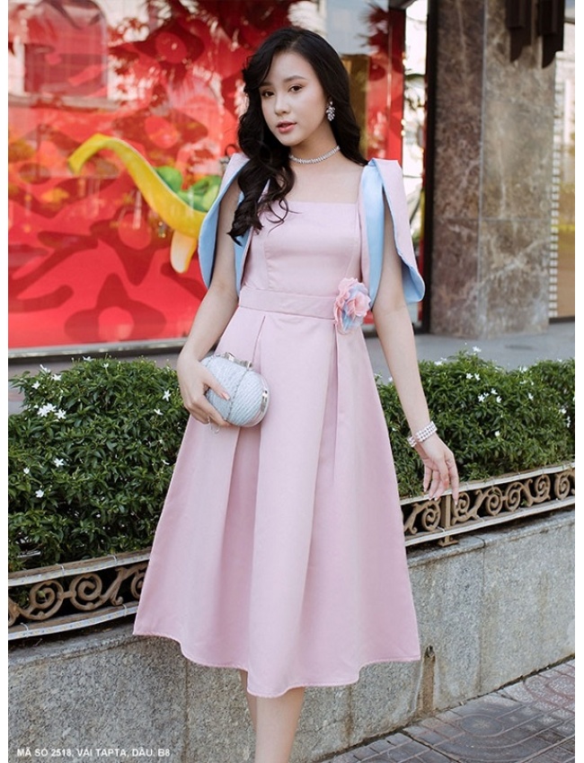 Đầm Cổ Vuông Tay Sát Nách Loe Eo Đính Hoa Hồng - 2518