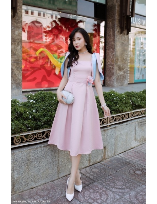 Đầm Cổ Vuông Tay Sát Nách Loe Eo Đính Hoa Hồng - 2518