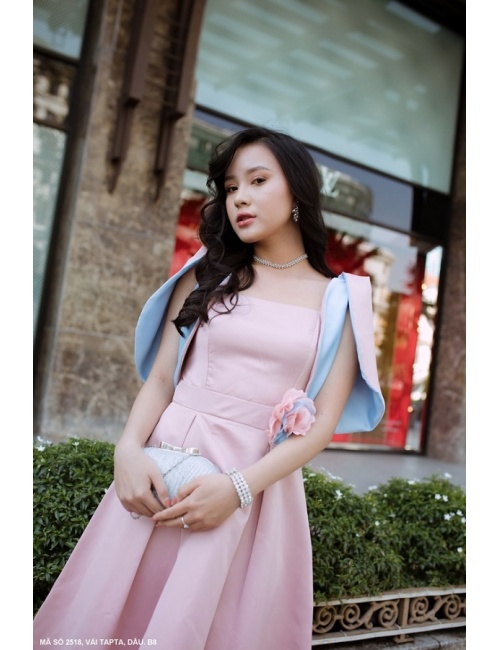 Đầm Cổ Vuông Tay Sát Nách Loe Eo Đính Hoa Hồng - 2518