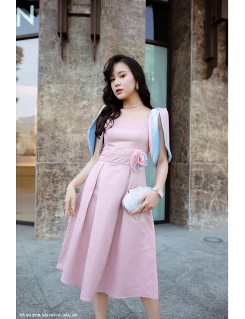 Đầm Cổ Vuông Tay Sát Nách Loe Eo Đính Hoa Hồng - 2518