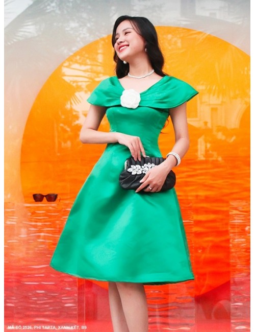 Đầm Xòe Đính Hoa Trước Ngực Xinh Xắn - 2526