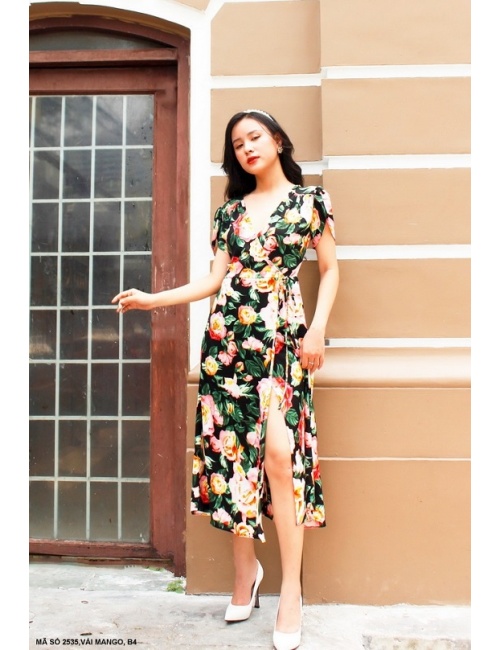 Đầm Hoa Cổ Tim Xẻ Đùi Thắt Dây Nơ Eo Xinh Xắn - 2535
