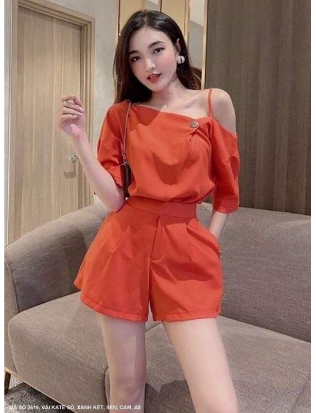 Bộ Ngắn Hở Một Vai Xinh Xăn - 2616