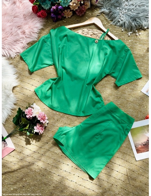 Bộ Ngắn Hở Một Vai Xinh Xăn - 2616