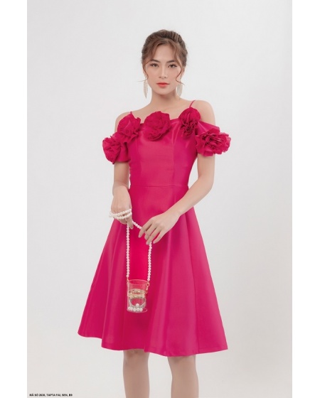 Đấm Xòe 2 Dây Đính 5 Hoa Hồng Trước Ngực - 2630