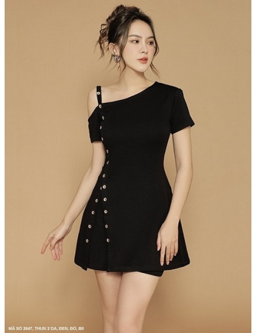 Bộ Quần Ngắn Và Áo Vai Xếch Xẻ Tà Cá Tính - 2647