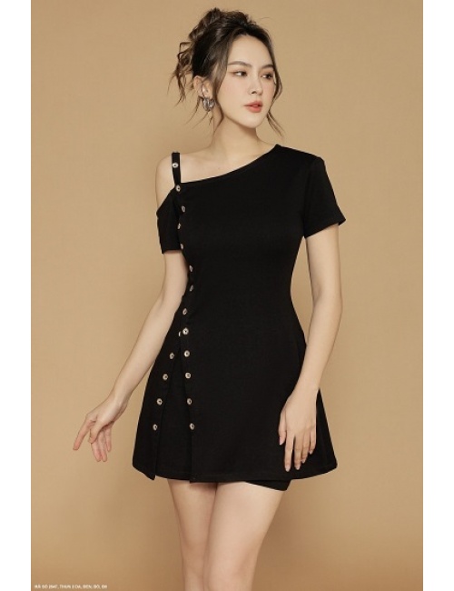 Bộ Quần Ngắn Và Áo Vai Xếch Xẻ Tà Cá Tính - 2647