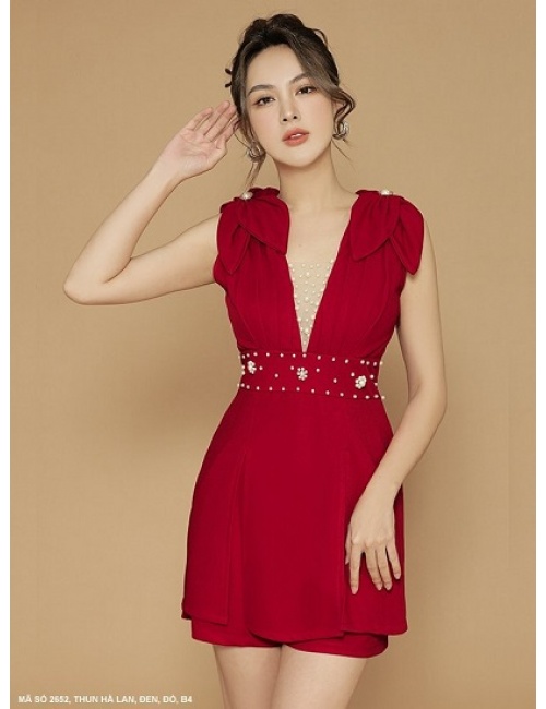 Bộ Quần Ngắn Và Áo Cổ Tim Đính Nơ Vai - 2652