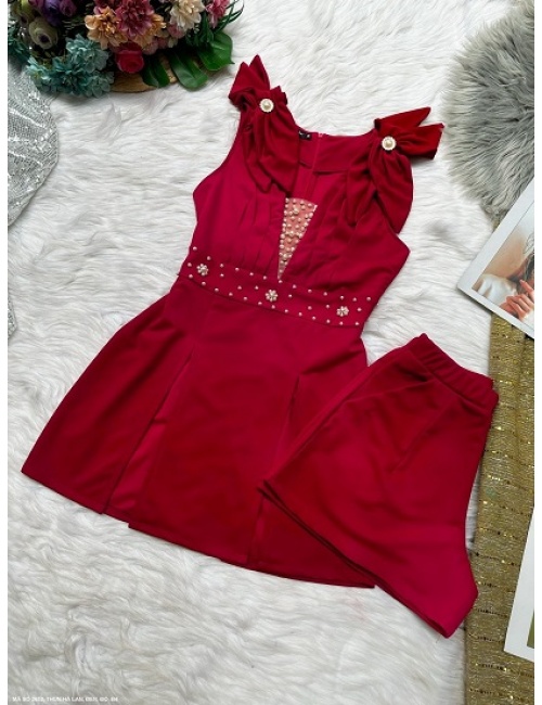 Bộ Quần Ngắn Và Áo Cổ Tim Đính Nơ Vai - 2652