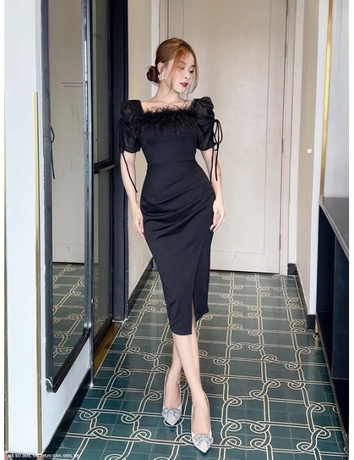 Đầm Cổ Vuông Vai Phồng Đính Lông Ngỗng - 2655