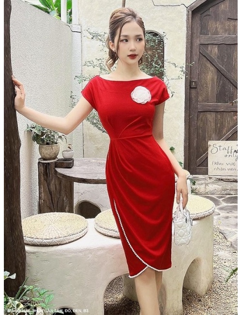 Đầm Dơi Viền Dây Ngọc Trai Ngực Đính Hoa Hồng - 2656