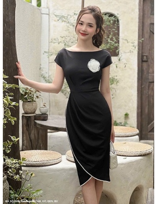 Đầm Dơi Viền Dây Ngọc Trai Ngực Đính Hoa Hồng - 2656