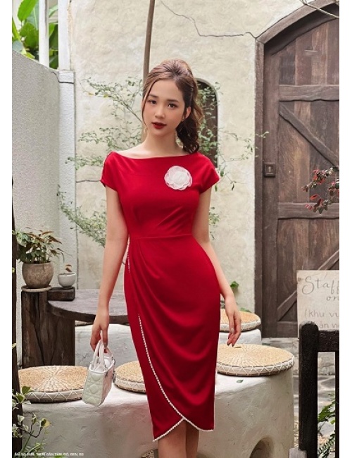 Đầm Dơi Viền Dây Ngọc Trai Ngực Đính Hoa Hồng - 2656