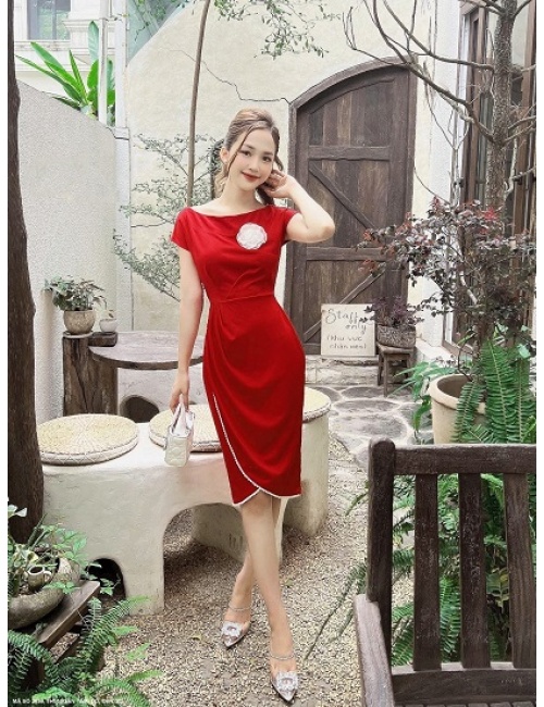 Đầm Dơi Viền Dây Ngọc Trai Ngực Đính Hoa Hồng - 2656