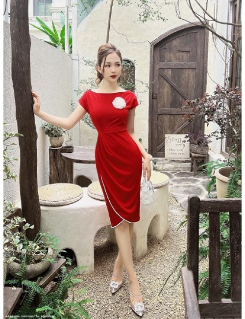 Đầm Dơi Viền Dây Ngọc Trai Ngực Đính Hoa Hồng - 2656