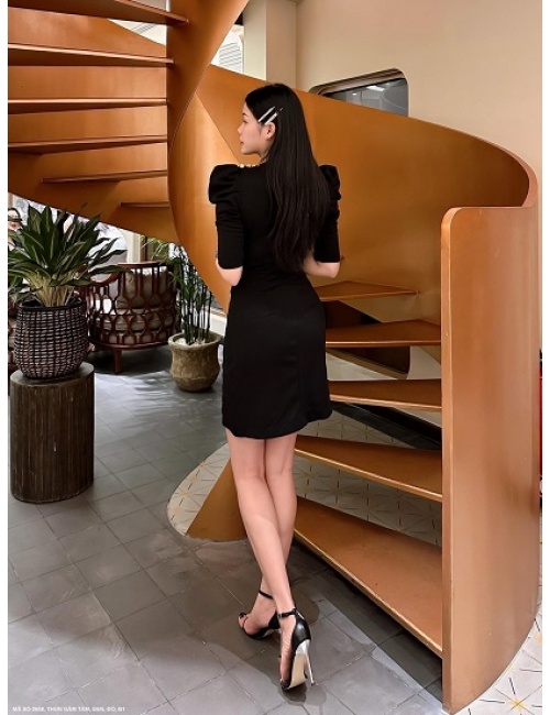 Đầm Ôm Cổ Lọ Tay Lỡ Vai Phồng Váy Xếp Ly Quyến Rũ - 2658