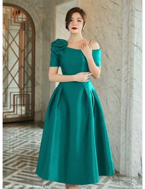 ĐẦM XÒE 1 DÂY MỘT BÊN VAI ĐÍNH HOA HỒNG -2662