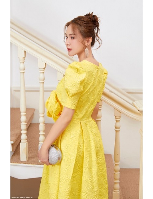 Đầm Xòe Tay Ngắn Cổ Rộng Eo Cột Hoa Hồng Lớn - 2667
