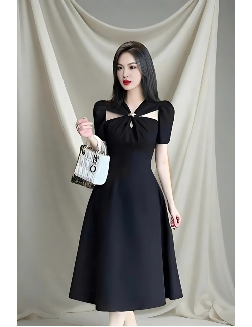 Đầm Dự Tiệc Cổ Đính Khoan Vàng - 2722